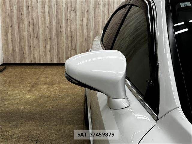 Lexus IS 2013-06 7358487-26