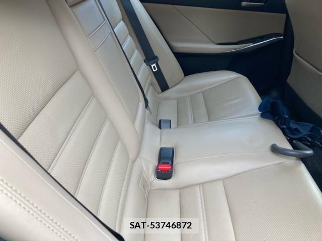 Lexus IS 2018-09 7358482-11