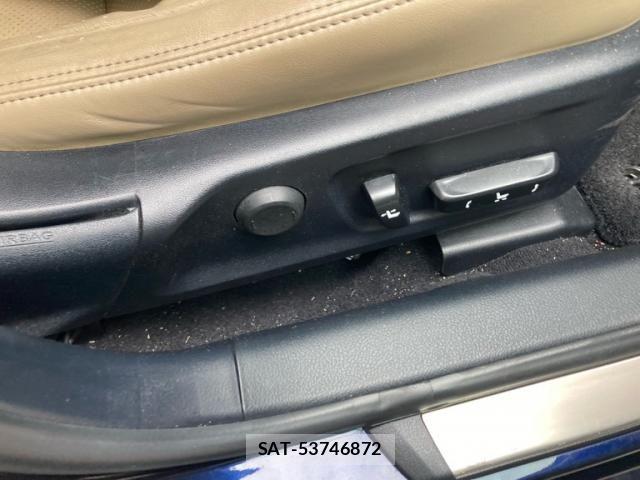 Lexus IS 2018-09 7358482-13