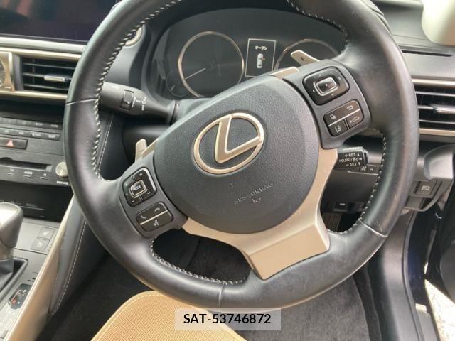 Lexus IS 2018-09 7358482-15
