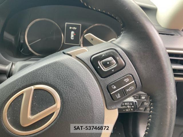 Lexus IS 2018-09 7358482-16