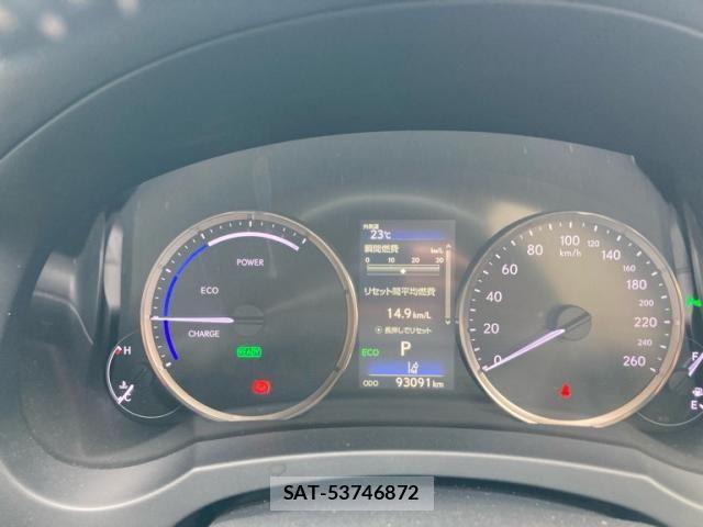 Lexus IS 2018-09 7358482-22
