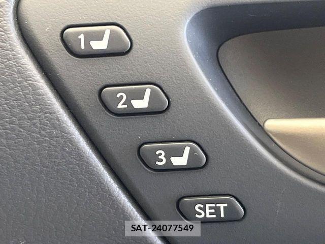 Lexus IS 2017-05 7358483-10