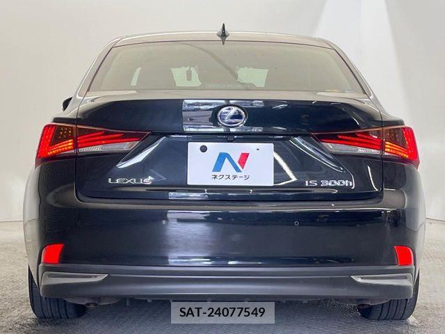 Lexus IS 2017-05 7358483-15