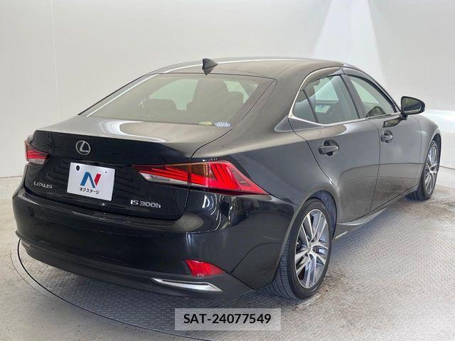 Lexus IS 2017-05 7358483-17