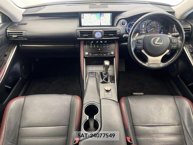 Lexus IS 2017-05 7358483-1