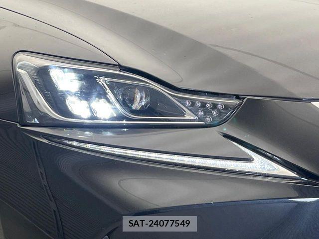 Lexus IS 2017-05 7358483-2