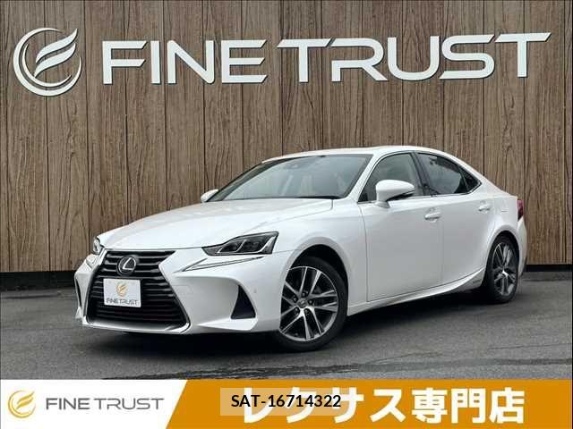 Lexus IS 2017-10 7358480-0