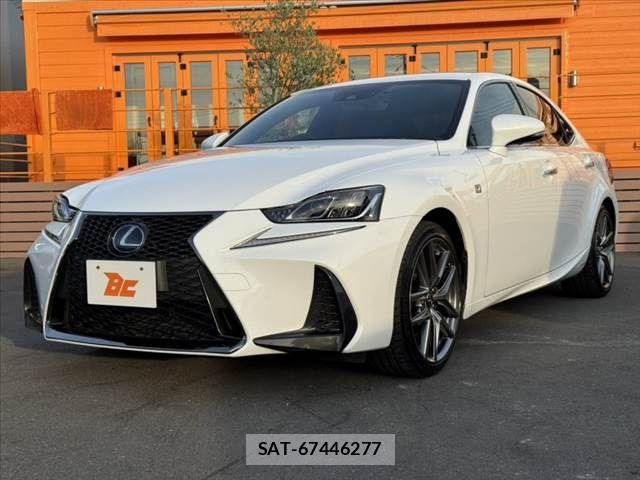 Lexus IS 2016-12 7358481-9