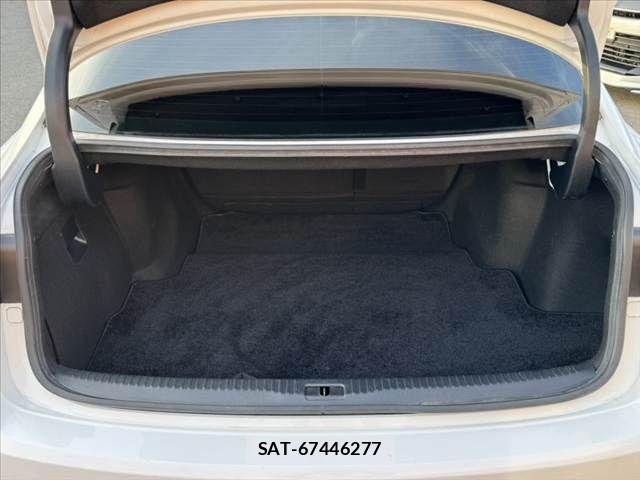 Lexus IS 2016-12 7358481-18