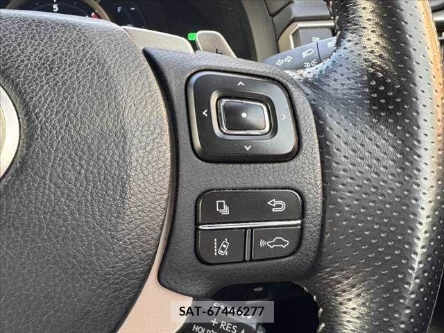 Lexus IS 2016-12 7358481-27