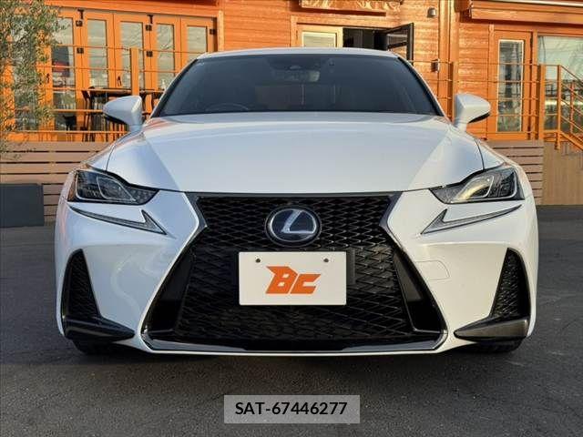 Lexus IS 2016-12 7358481-8