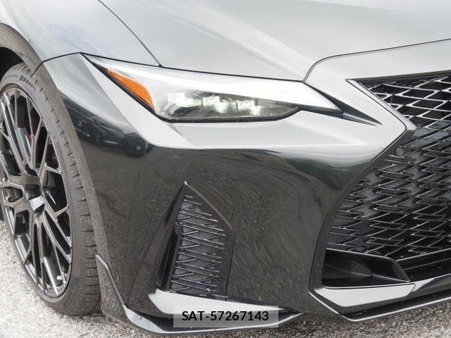 Lexus IS 2021-10 7392664-9