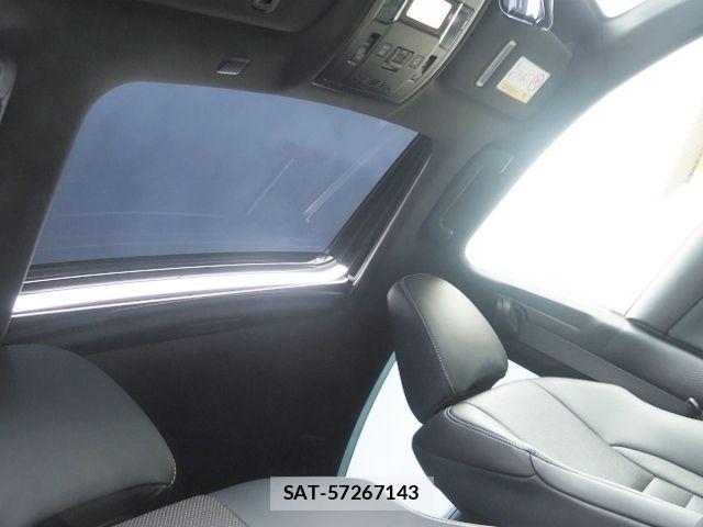 Lexus IS 2021-10 7392664-11