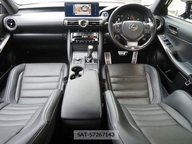 Lexus IS 2021-10 7392664-12