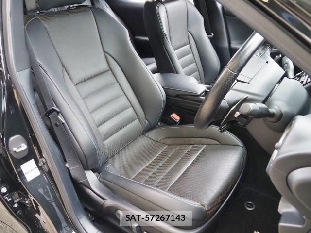 Lexus IS 2021-10 7392664-13