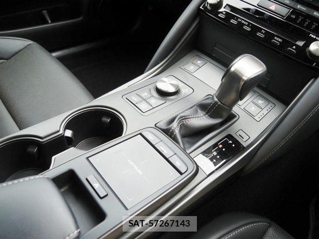 Lexus IS 2021-10 7392664-22