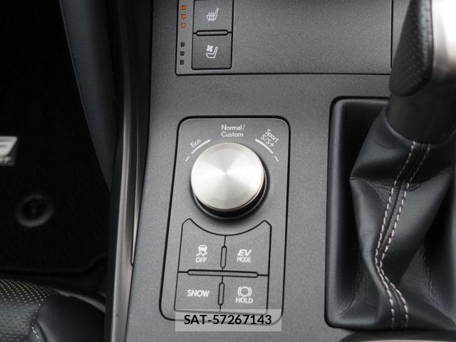 Lexus IS 2021-10 7392664-23