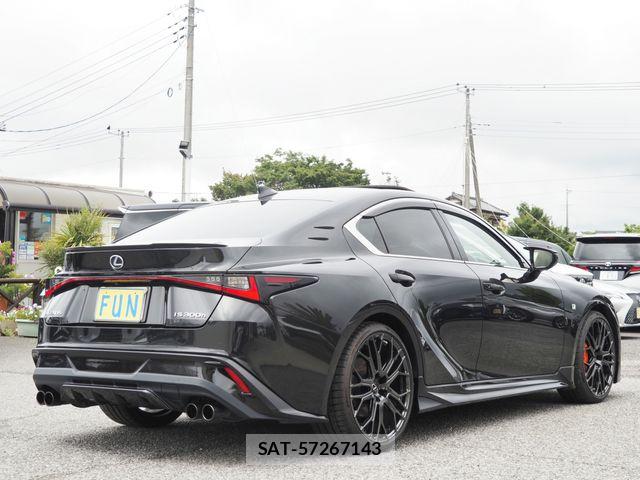 Lexus IS 2021-10 7392664-4