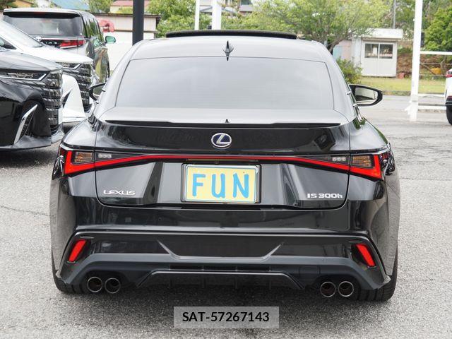 Lexus IS 2021-10 7392664-6