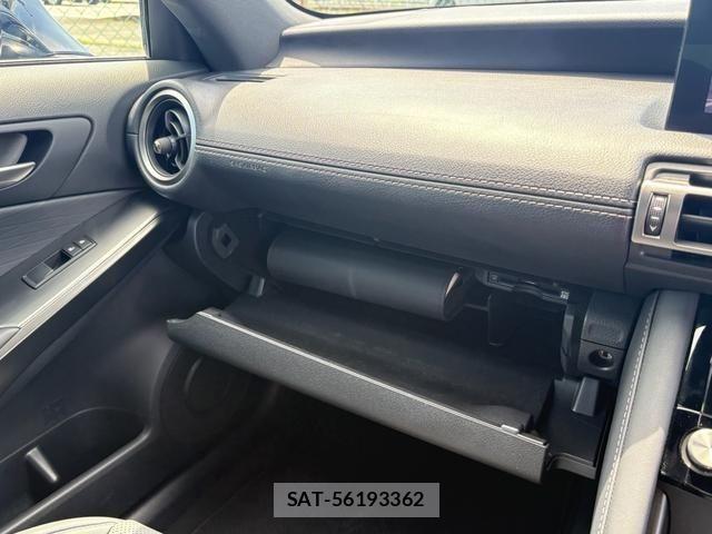 Lexus IS 2022-10 7455386-24