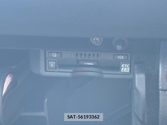 Lexus IS 2022-10 7455386-25