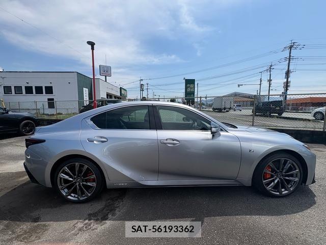 Lexus IS 2022-10 7455386-4
