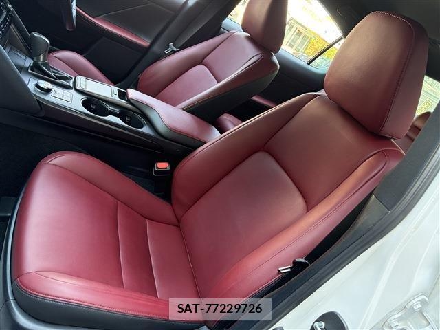 Lexus IS 2021-01 7455389-15
