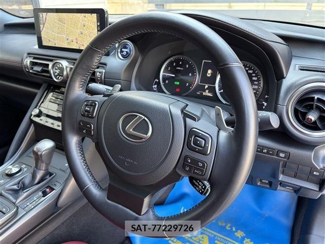 Lexus IS 2021-01 7455389-25