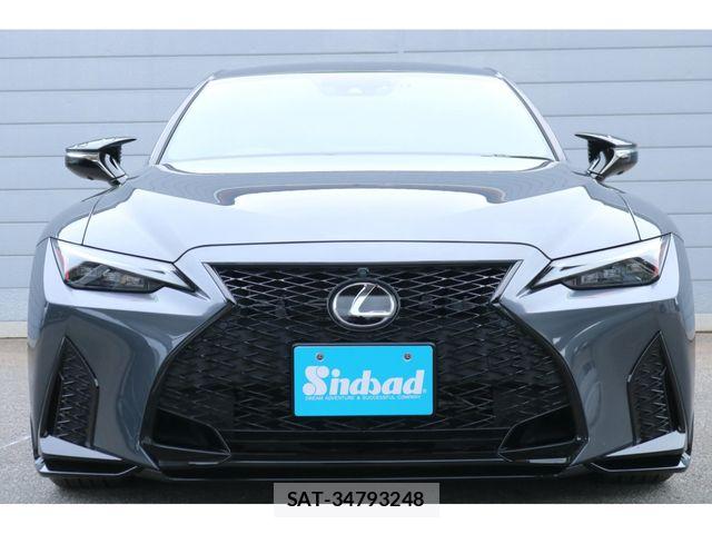 Lexus IS 2022-12 7455387-10