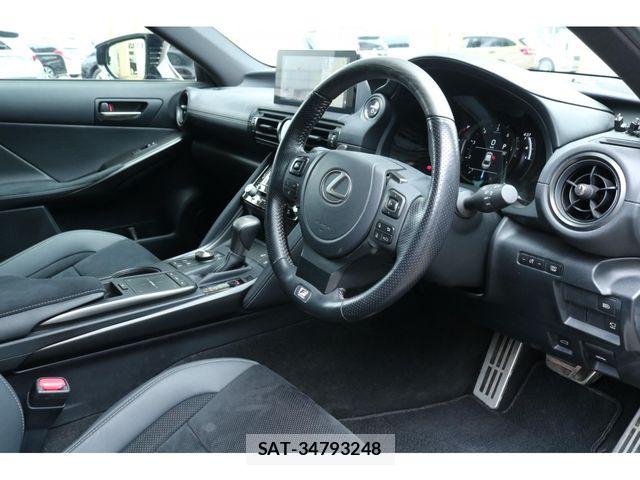 Lexus IS 2022-12 7455387-15