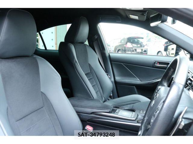 Lexus IS 2022-12 7455387-16