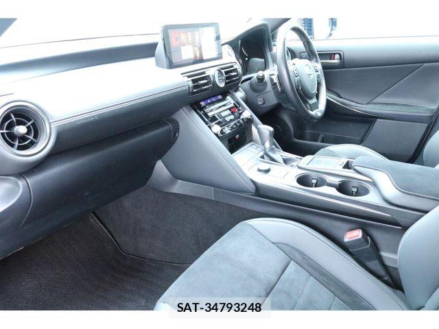 Lexus IS 2022-12 7455387-17