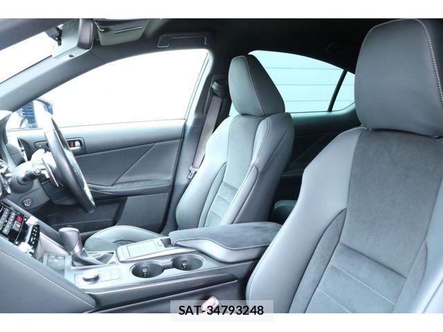 Lexus IS 2022-12 7455387-18