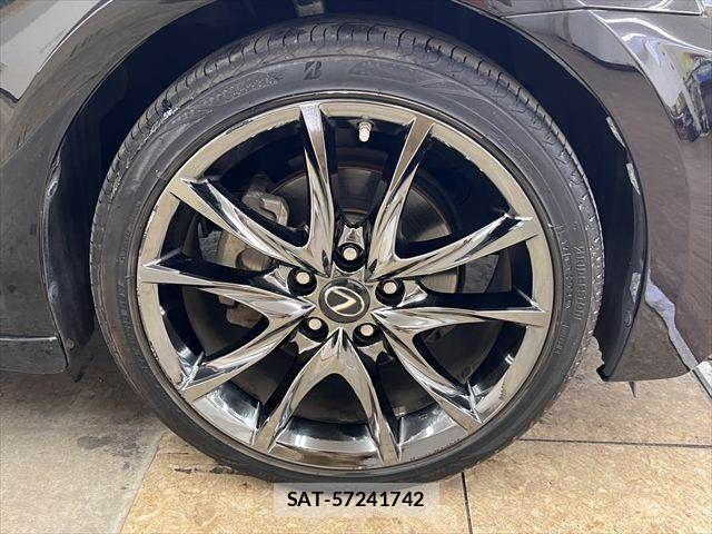 Lexus IS 2013-08 7455396-12