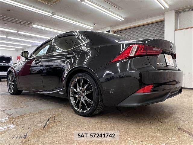 Lexus IS 2013-08 7455396-18