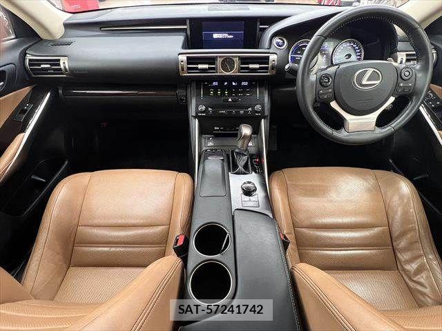 Lexus IS 2013-08 7455396-2