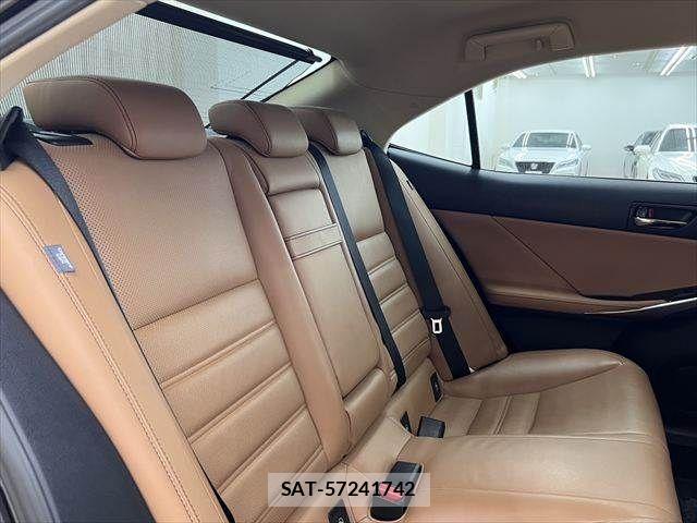 Lexus IS 2013-08 7455396-7