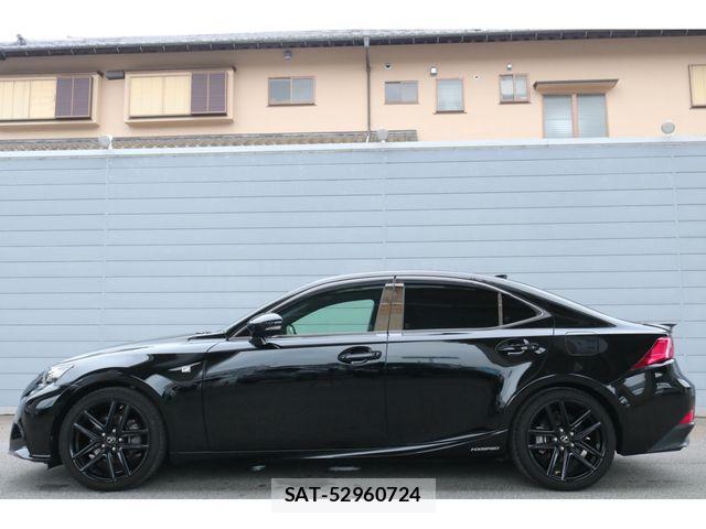 Lexus IS 2015-07 7455395-12