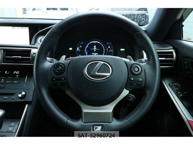 Lexus IS 2015-07 7455395-25