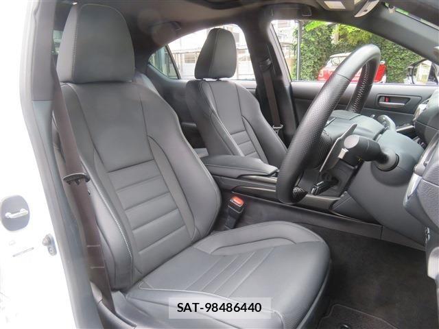 Lexus IS 2021-09 7501262-9