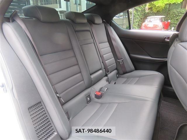 Lexus IS 2021-09 7501262-10