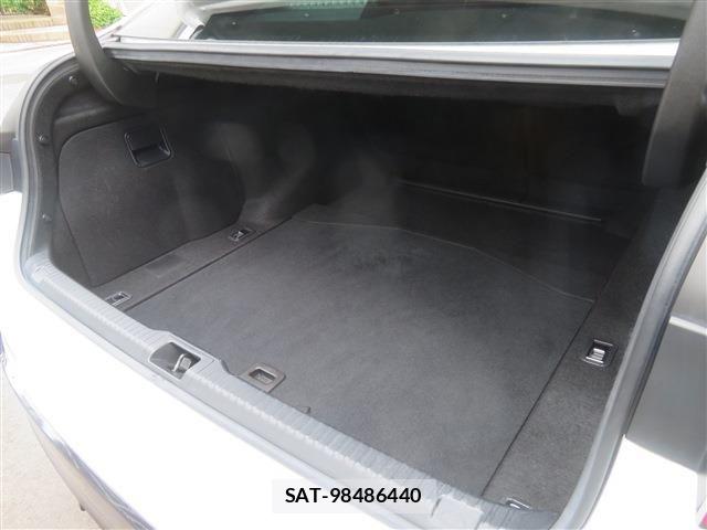 Lexus IS 2021-09 7501262-11