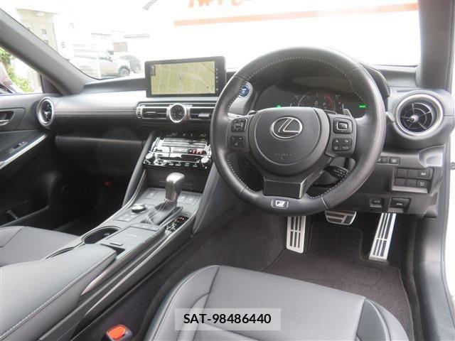 Lexus IS 2021-09 7501262-8