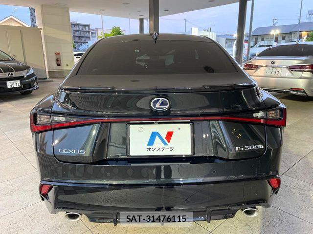 Lexus IS 2021-06 7509025-14