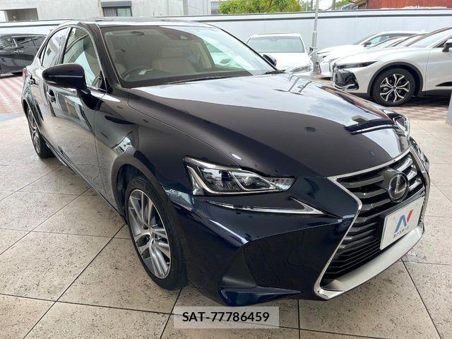 Lexus IS 2017-09 7562351-15