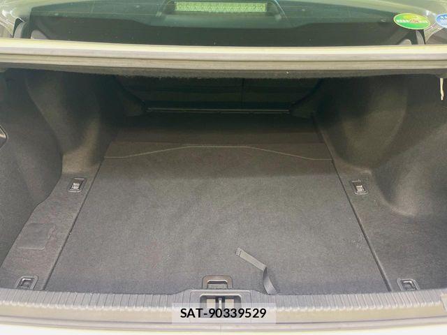 Lexus IS 2021-03 7562349-11