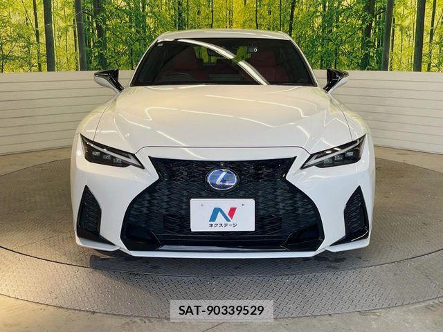 Lexus IS 2021-03 7562349-14