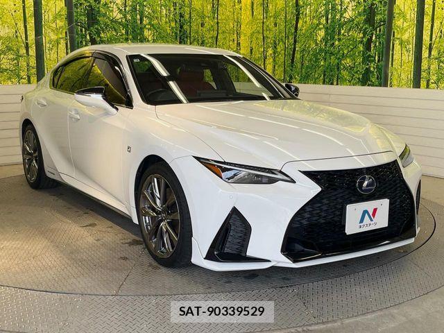 Lexus IS 2021-03 7562349-16