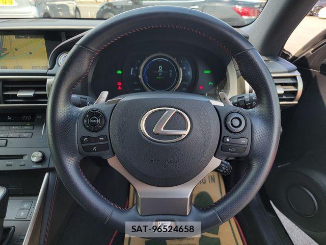 Lexus IS 2015-02 7562350-13